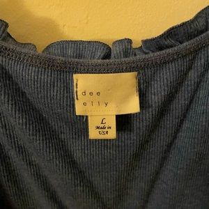 Dee elly light blue dress with ruffles. So comfortable!